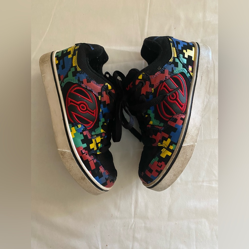 Heelys Youth Boys colorful puzzle Lace Up Skate Shoes Sz 3 - Picture 4 of 8